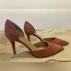 Banana Republic pump with 3” heel.